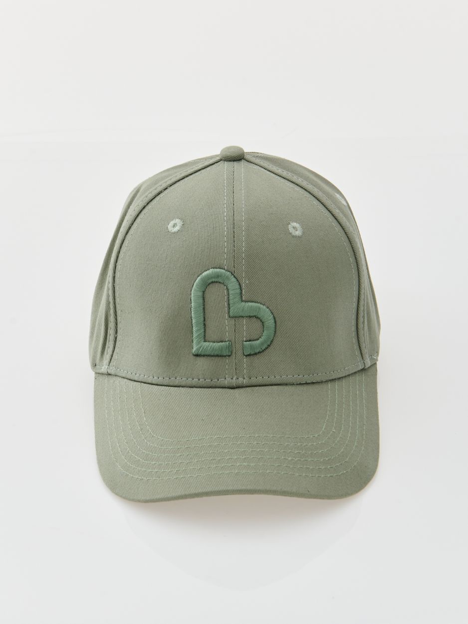 Khaki cotton cap with “heart” embroidery