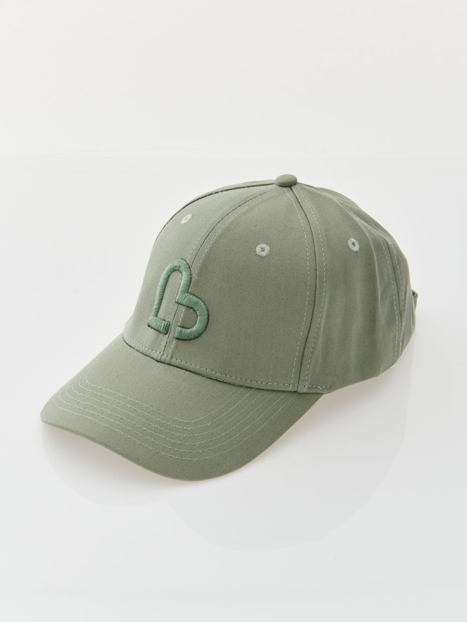 Khaki cotton cap with “heart” embroidery