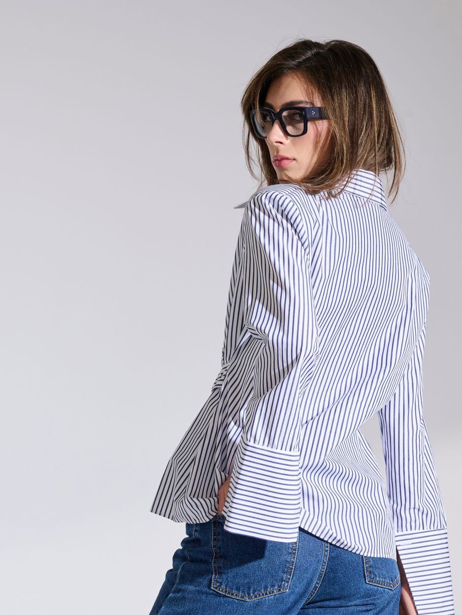 Versatile striped Shirt